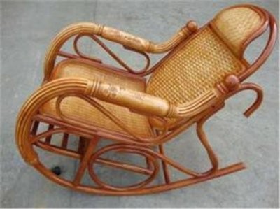 藏在旧藤椅里的时光 作文